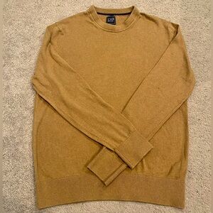 Men’s GAP sweater